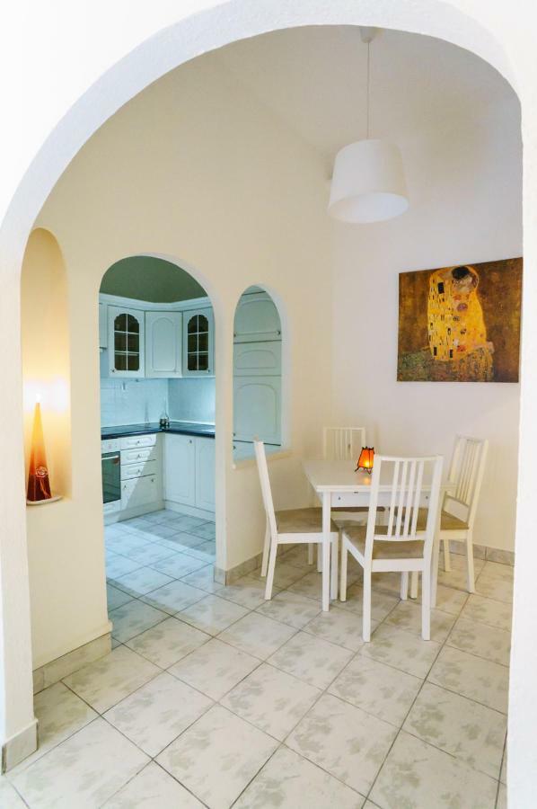 Kingdom & Car Parking On-site & Aircon & Quiet & Family Friendly Apartmán Budapešť